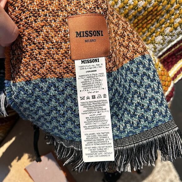 MISSONI HOME
Yailin Fringed Jacquard Throw - Picture 6 of 7